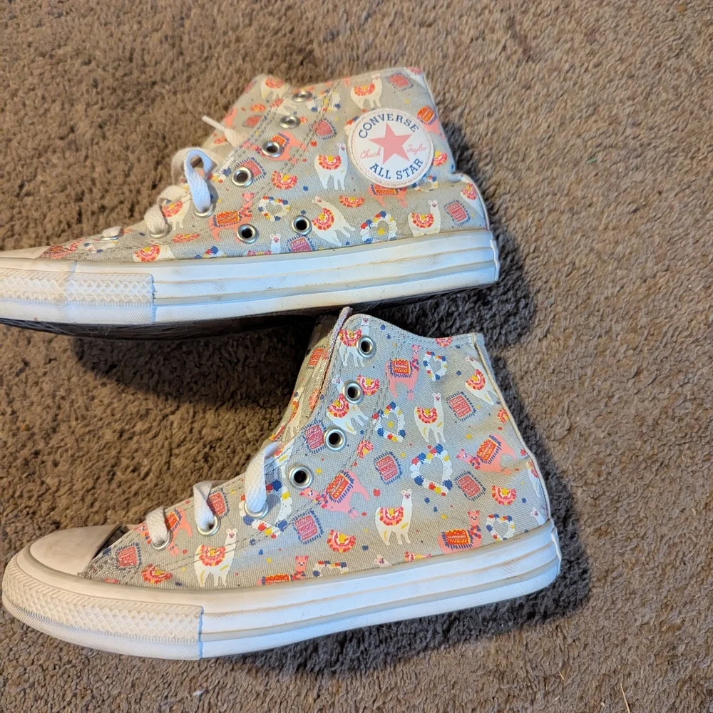 Converse Pink‎ Sneakers Playful Canvas Design